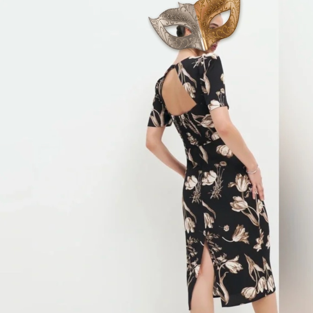 44% OFF! NWT Reformation Trixie Dress - Arcana - Sweetheart Neckline